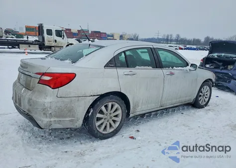 2011 Chrysler 200 Touring z USA, uszkodzony, nr VIN 1C3BC1FB2BN511704